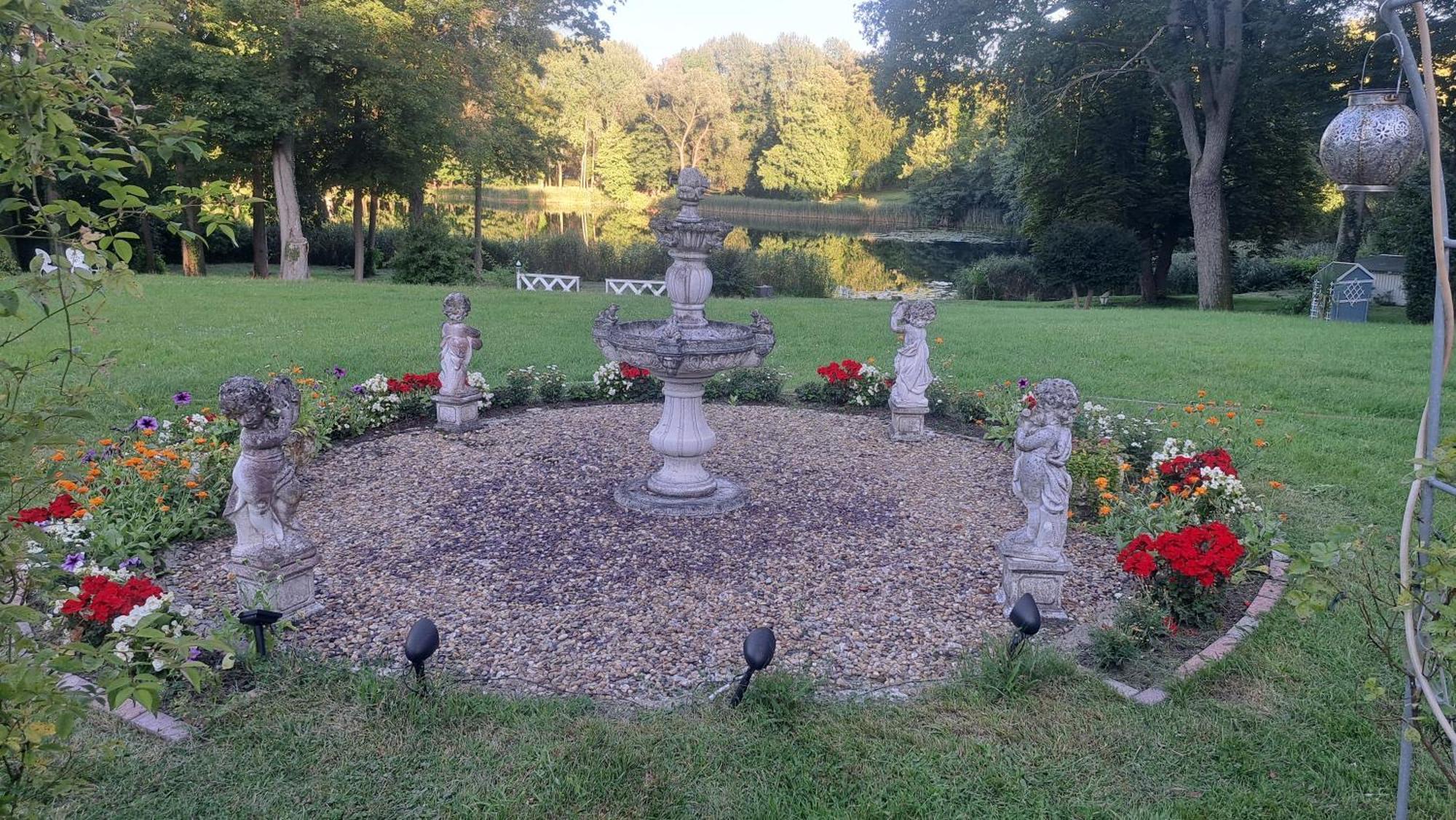 Villa Am Stechlin นอยกลอบโซว ภายนอก รูปภาพ