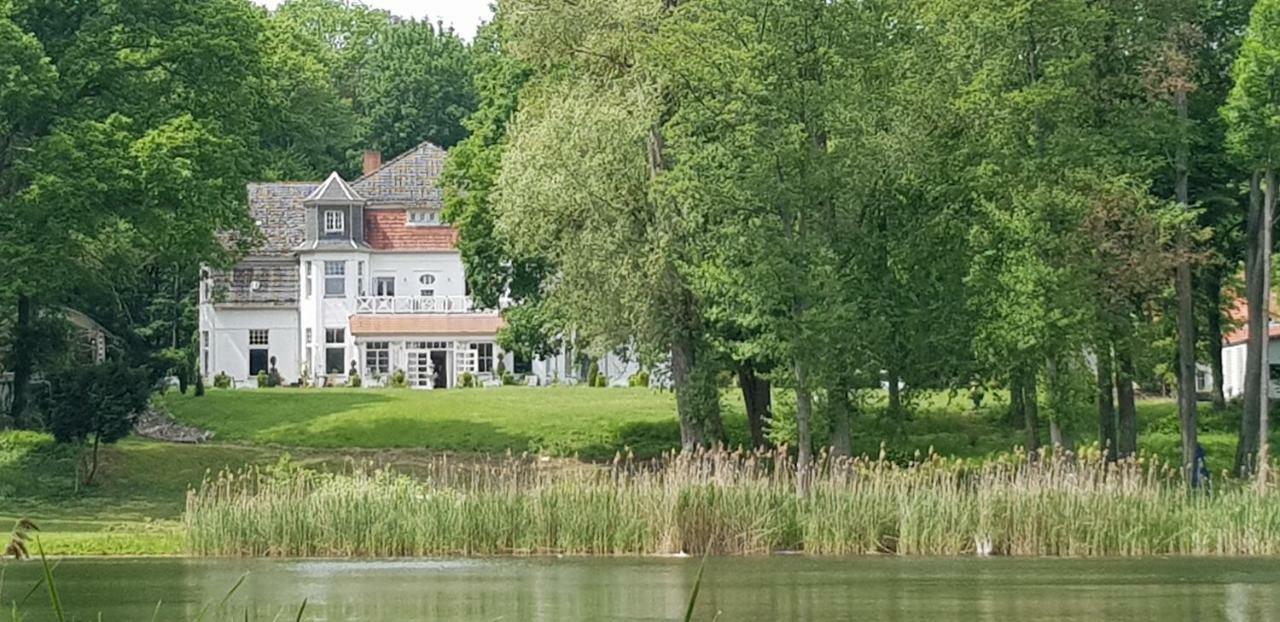 Villa Am Stechlin นอยกลอบโซว ภายนอก รูปภาพ
