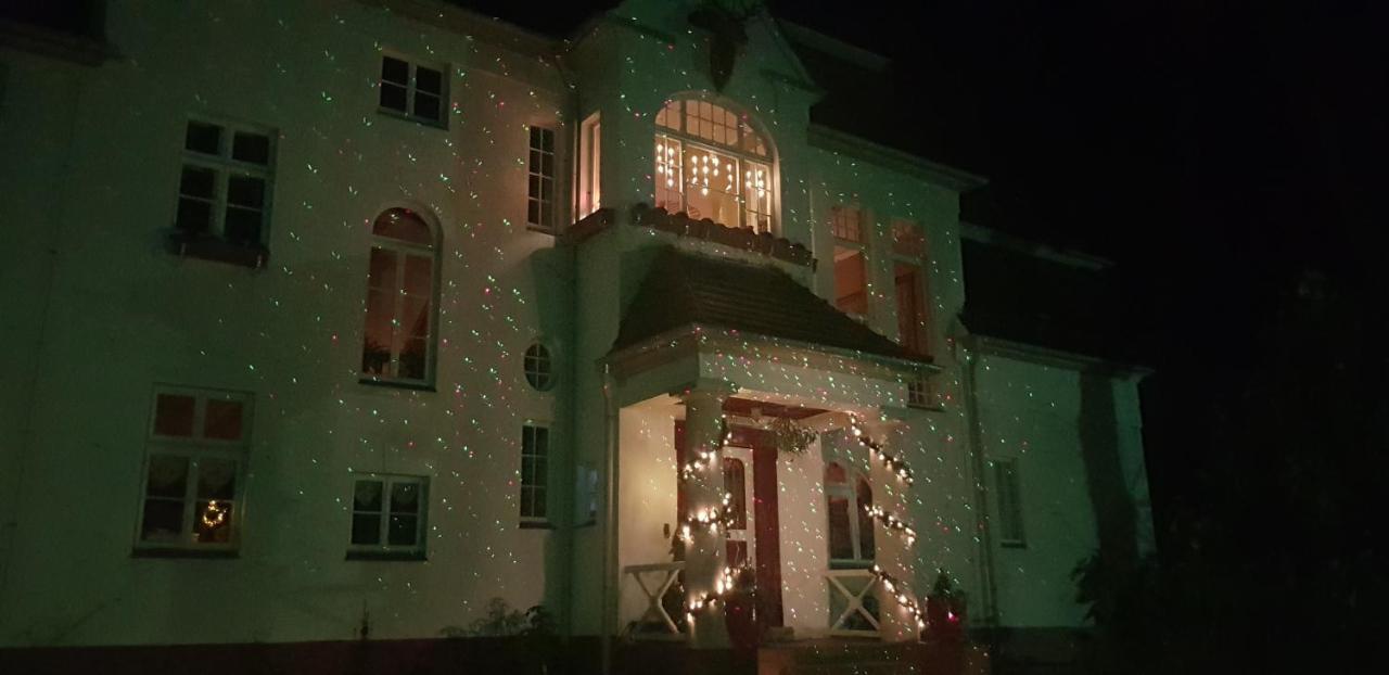 Villa Am Stechlin นอยกลอบโซว ภายนอก รูปภาพ